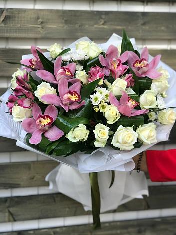 Букет цветов из: Розы и Хризантемы в Быково Подольского района