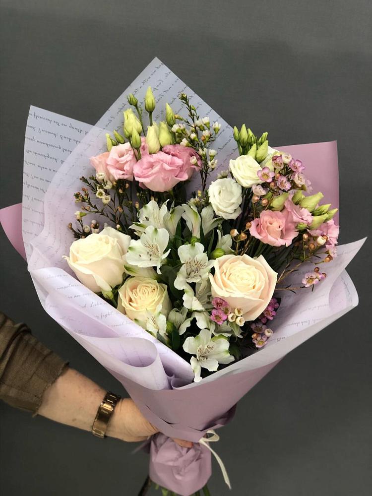 Букет цветов из: Альстромерии, Розы и Лизиантусы в Быково Подольского района