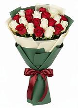 Букет Микс из красных и белых роз в Быково Подольского района