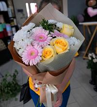 Букет цветов из:  Герберы, Розы и Хризантемы в Быково Подольского района
