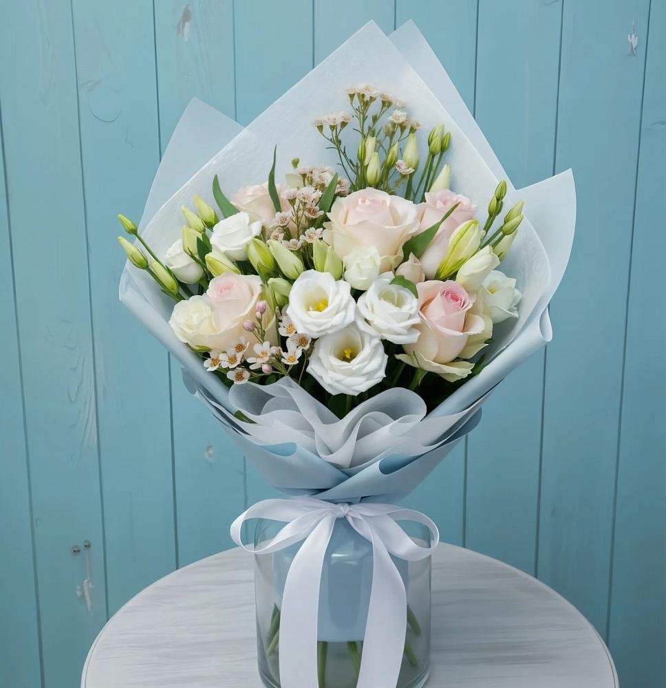 Букет цветов из: Розы и Лизиантусы в Быково Подольского района