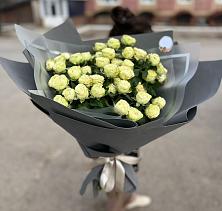 Букет Белые кустовые розы Солинеро в Быково Подольского района