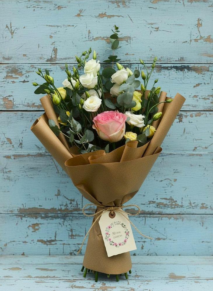 Букет цветов из: Розы и Лизиантусы в Быково Подольского района