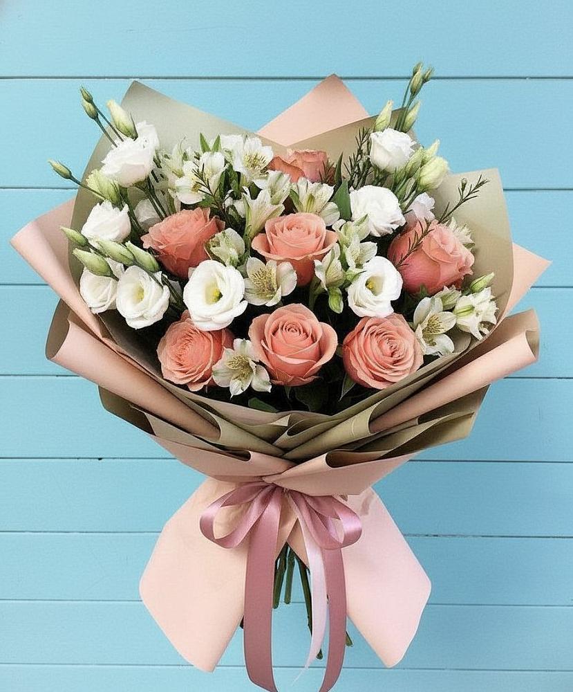 Букет цветов из: Розы, Альстромерии и Лизиантусы в Быково Подольского района