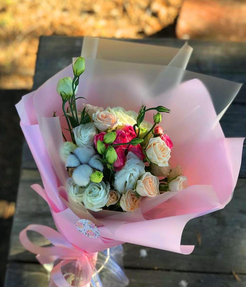 Букет цветов из: Розы и Лизиантусы в Быково Подольского района