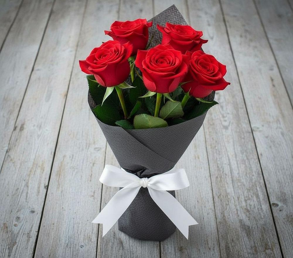 Букет 5 Красных роз Эдлесс Лав в Быково Подольского района