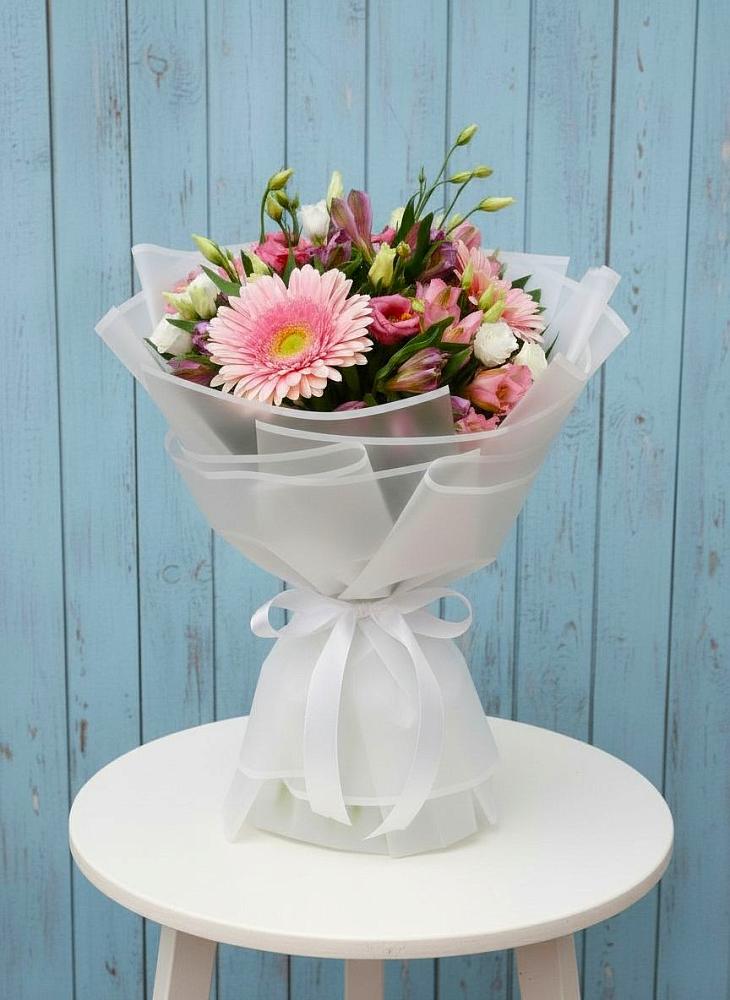 Букет цветов из: Герберы, Альстромерии и Лизиантусы в Быково Подольского района