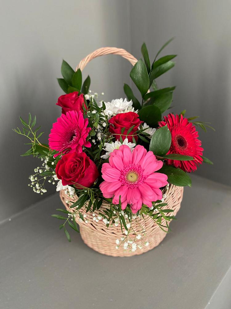 Цветочная композиция из Розы, Хризантемы и Герберы в корзине в Быково Подольского района