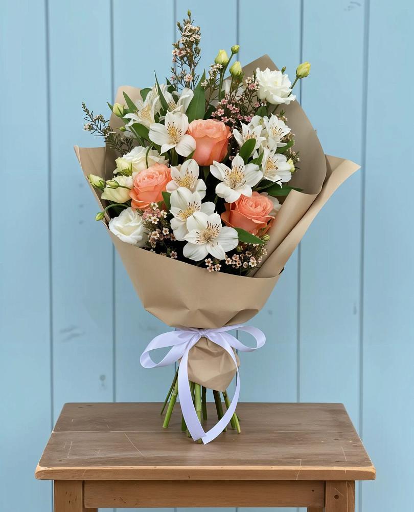Букет цветов из: Альстромерии, Лизиантусы, Розы и Хризантемы в Быково Подольского района